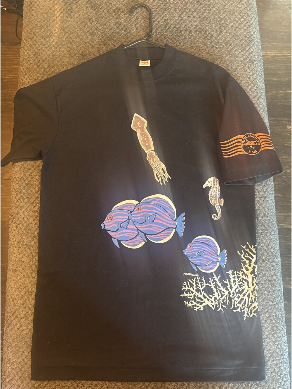Vtg 80s 90s Fish Squid Coral Wrap Around T-Shirt Mens Medium Truk Lagoon FSM